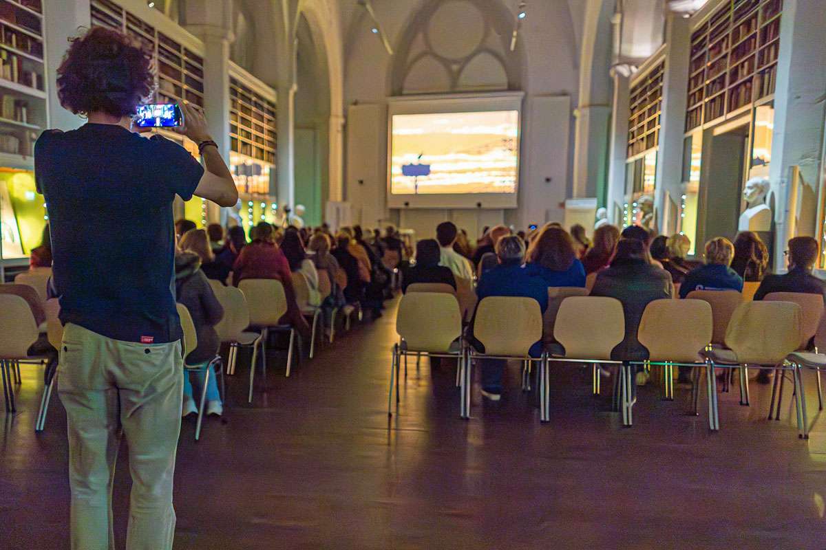 Eröffnungsabend des NABU|naturgucker-Kongresses 2024 in Göttingen, (c) Arthur Ulmann