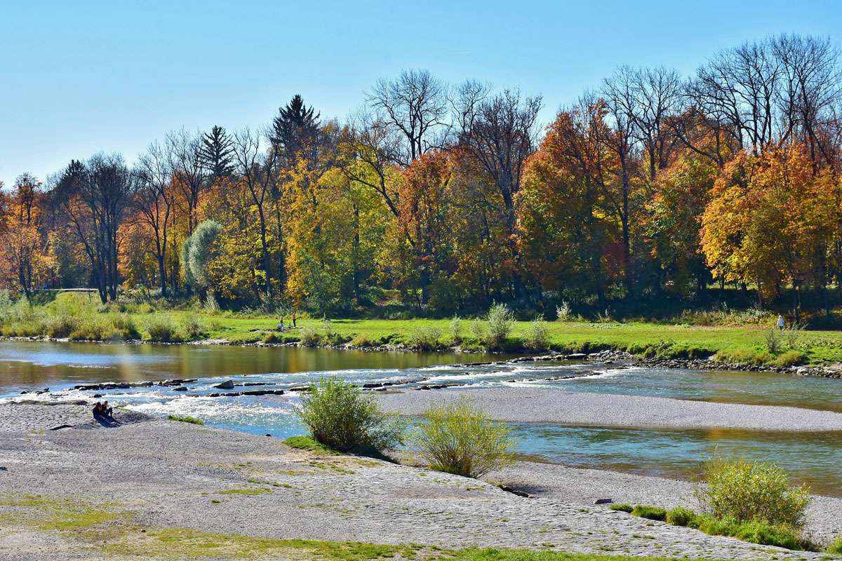 Herbststimmung an der Isar, (c) RitaE/Pixabay